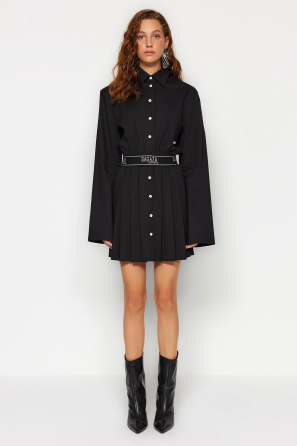 لباس مجلسي پوپلين پليسه مشکي X Sagaza Studio با کمر کشي و کمر اسکيت باز  مشکي